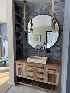 Master Vanity