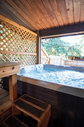 Bain à remous extérieur