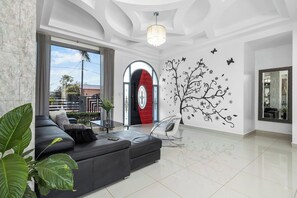 Magical Oasis ~ 6BR w/ Large Pool & Gazebo ~ Views (13876)