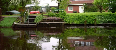 Blick von der Medem zum Haus