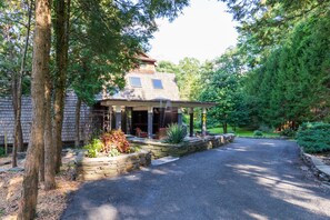 Entering driveway from Birch Lane