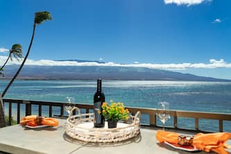 Amazing oceanfront views, 2bd spacious condo