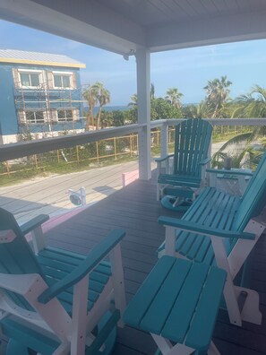 Porch time!