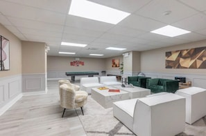 Spielezimmer