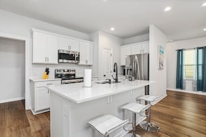 Kitche =n