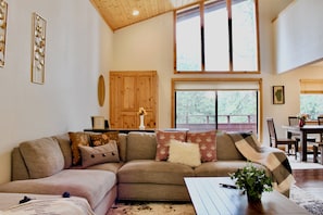Living room w tall ceiling. #Lake Tahoe, Skiing, Northstar ski resort, golf