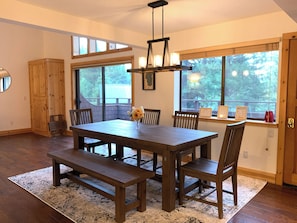 Big dining table to host you. #Lake Tahoe, Skiing, Northstar ski resort, golf