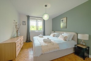 Large King size bed in master bedroom