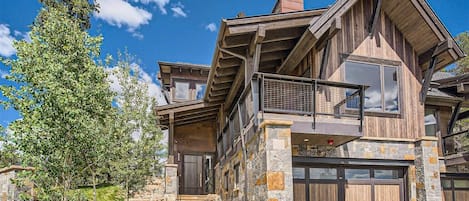 Mountain modern home in heart of Breck