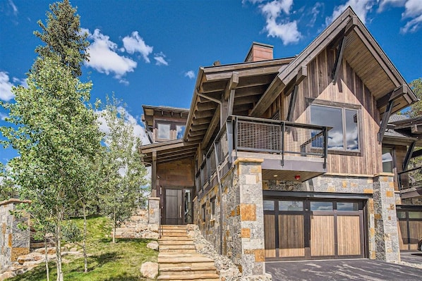 Mountain modern home in heart of Breck