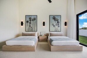 Caleton 24: Bedroom with 2 Queen beds