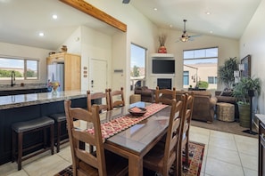 Dining Space - Seating for Six (6)