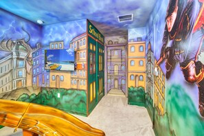 Stunning wall art murals in Bedroom 7 (upstairs)- Incredible Harry Potter Themed Bunkbeds, with a flat screen TV and an Ensuite Bathroom