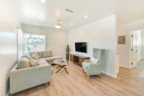 Living Room | Main Floor | Smart TV | Central Heating