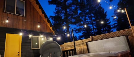 Enjoy the hot tub spa under the starry sky