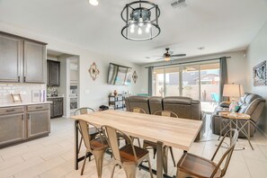 Dining Area | Dishware & Flatware Provided