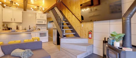 Brian Head Vacation Rental | 1BR | 1.5BA | Stairs Required | 610 Sq Ft