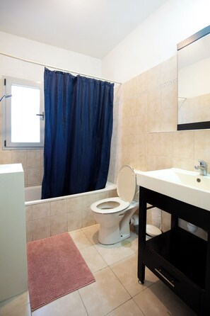 Full bathroom