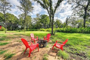 Yard | Fire Pit (Wood Provided)