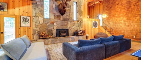 Truckee Vacation Rental | 2BR | 2BA | 2,300 Sq Ft | Step-Free Entry