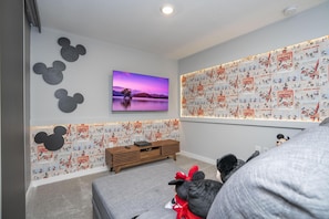 Loft with Smart TV (2nd Floor)