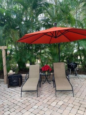 2 umbrellas and lightning. Your perfect glamping time!