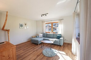 Ferienwohnung Kehlstein für 2 Personen, 55qm-Wohnzimmer