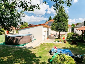 Plante, Nuage, Bâtiment, Ciel, Fenêtre, Lot Terre, Maison, Arbre, Herbe, Loisir