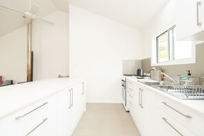 Fully equipped kitchen Whitewood Haven