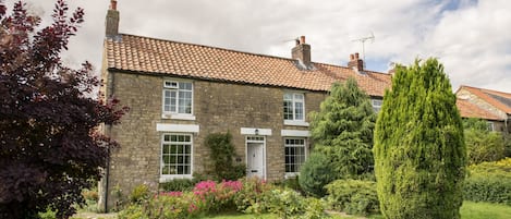 Welcome to Church Farm, near Thornton le Dale