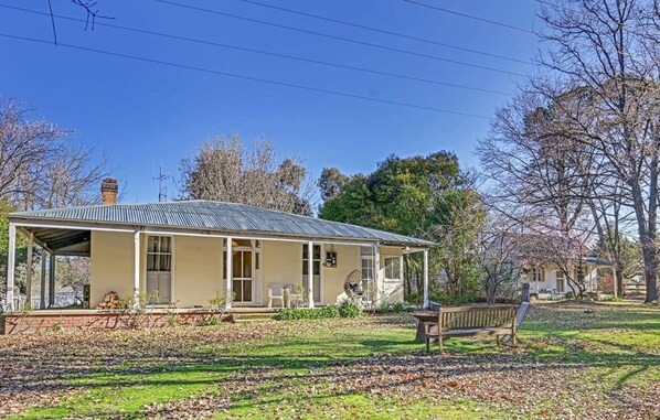 Overseers Cottage | Mayfield Winery Orange