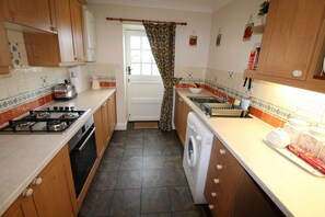 Rose Cottage - Kitchen