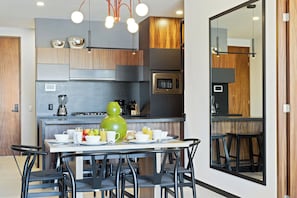 Condo - Image 5