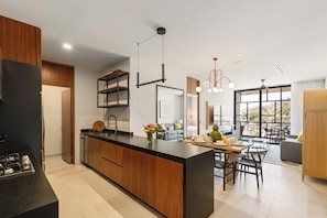 Condo - Image 3