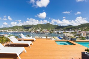 Piscine sur rooftop