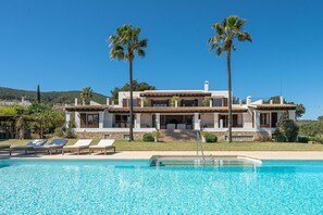 Activities, Amenities, Building Exterior, Garden, Main Entrance, Spring, Summer