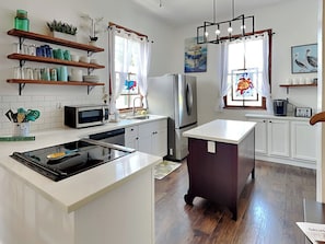 Full Size Kitchen