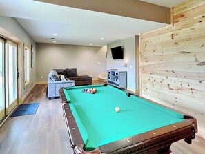 Family Room w. Pool Table - Lower Level