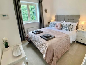 Pretty master ensuite inbuilt wardrobes safe hairdryer.