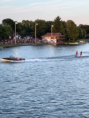 Free ski show: summer Tuesday, Thursdays and Friday throughout the sunmer.