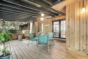 Screened-in Back Porch