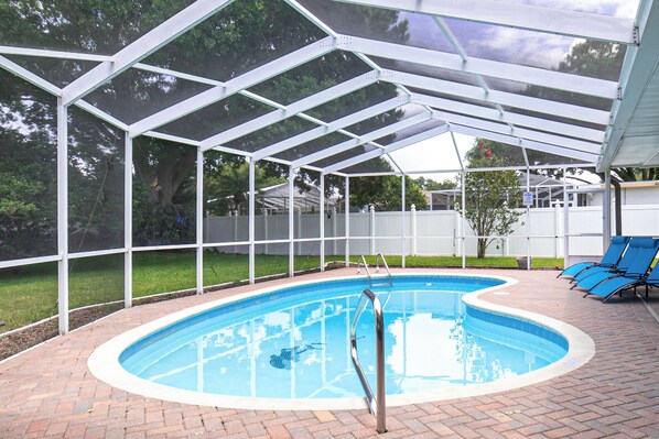 Pool

