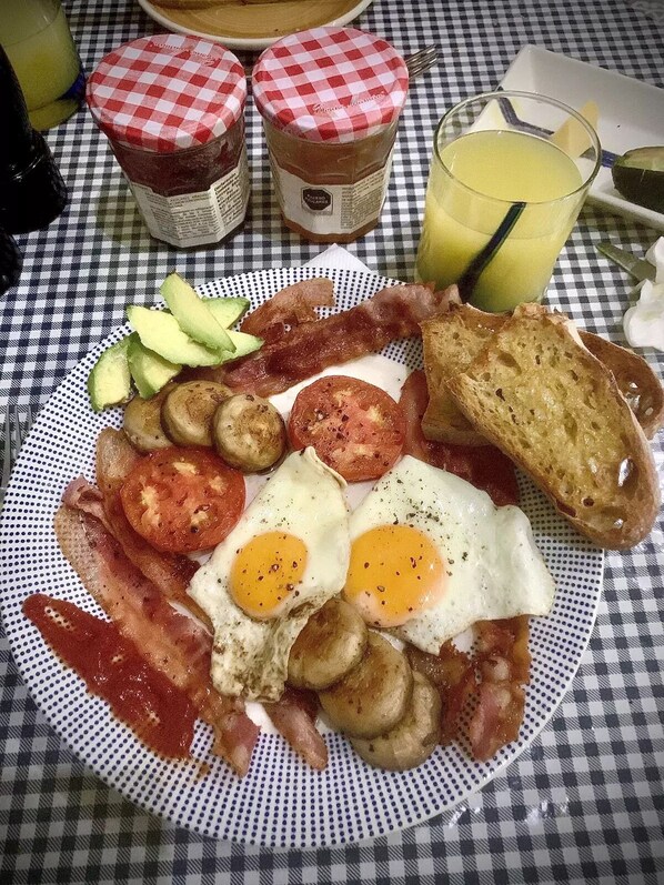Breakfast meal
