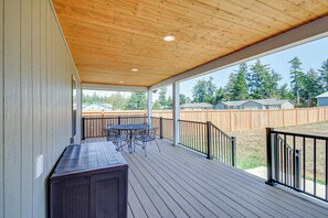 Private Deck | Gas Grill | Outdoor Dining Area