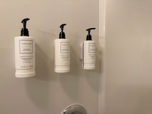 Équipements de salle de bain