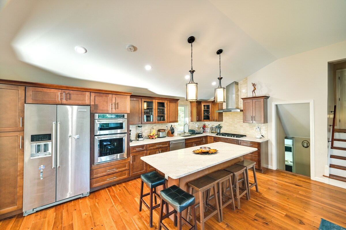 Waltham Vacation Rental ~ 12 Mi to Downtown Boston