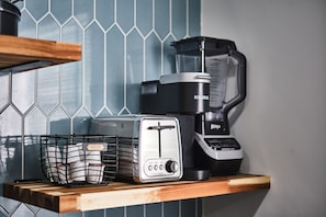 Kaffee und/oder Kaffeemaschine