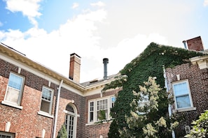 Building Courtyard