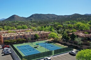 Tennis & Pickleball Courts