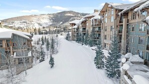 Easy ski in / out access at Canyons Village!